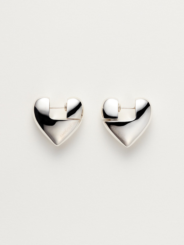 SMALL SOLID HEART EARRINGS