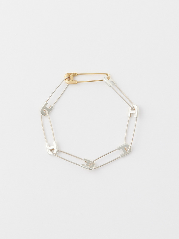 SMALL SAFETY PIN BRACELET